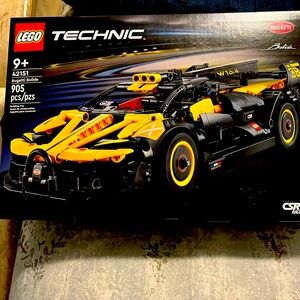 Lego Technic Bugatti.